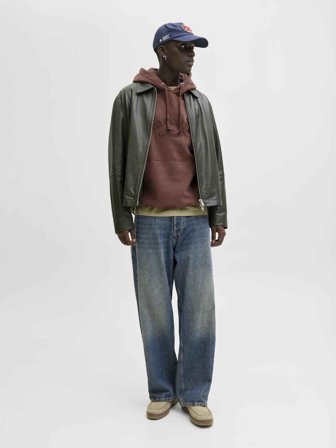 model_shot-front_full